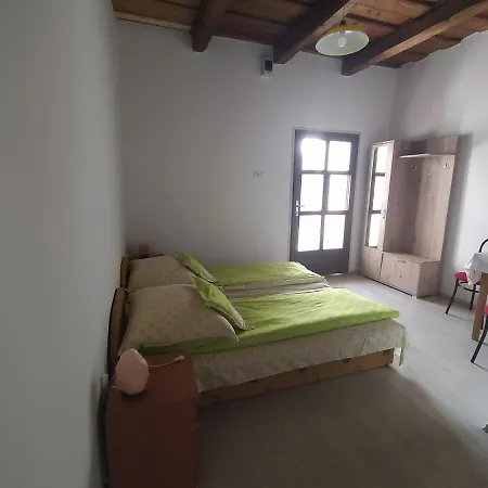 Heni Vendégháza 3* Vadna