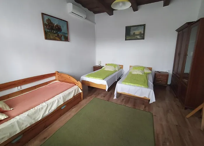 Heni Vendégháza Casa de hóspedes