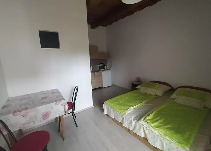 Heni Vendégháza Casa de hóspedes Vadna